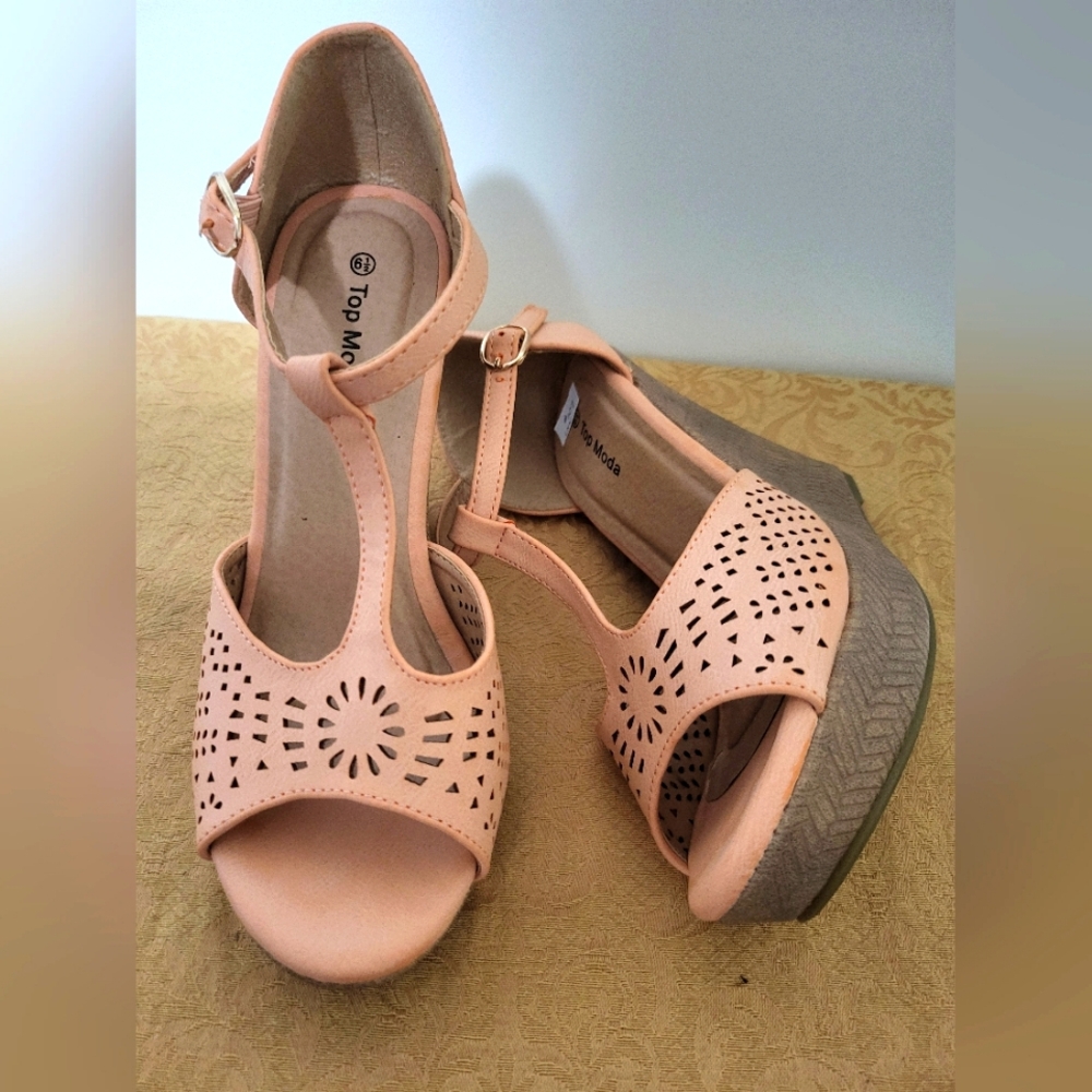 Top Moda peach wedge sandal women's 6.5 #107